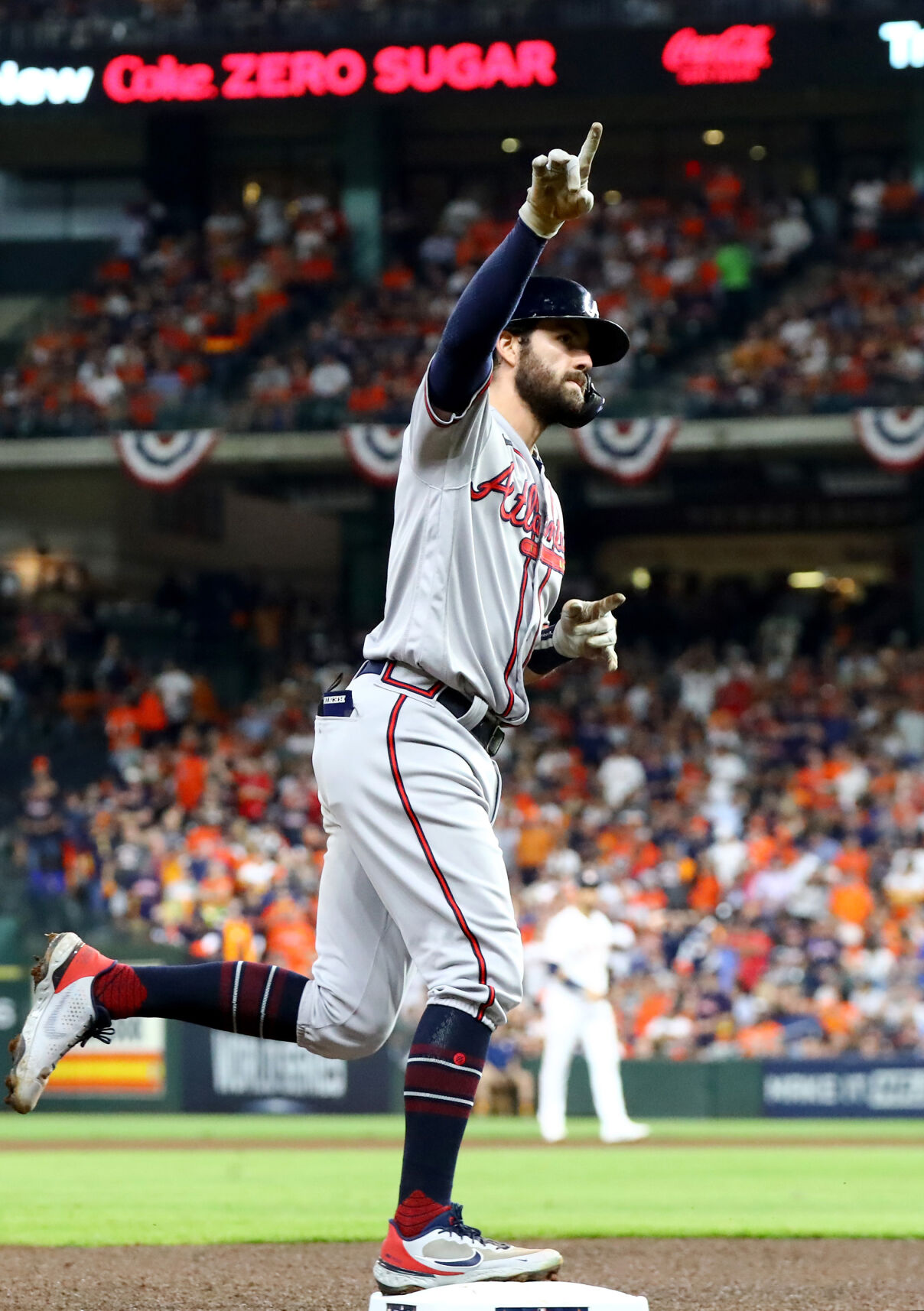 SPORTS-BBO-BRAVES-ASTROS-8-AT
